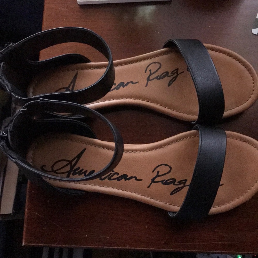 (In Box) Black sandals